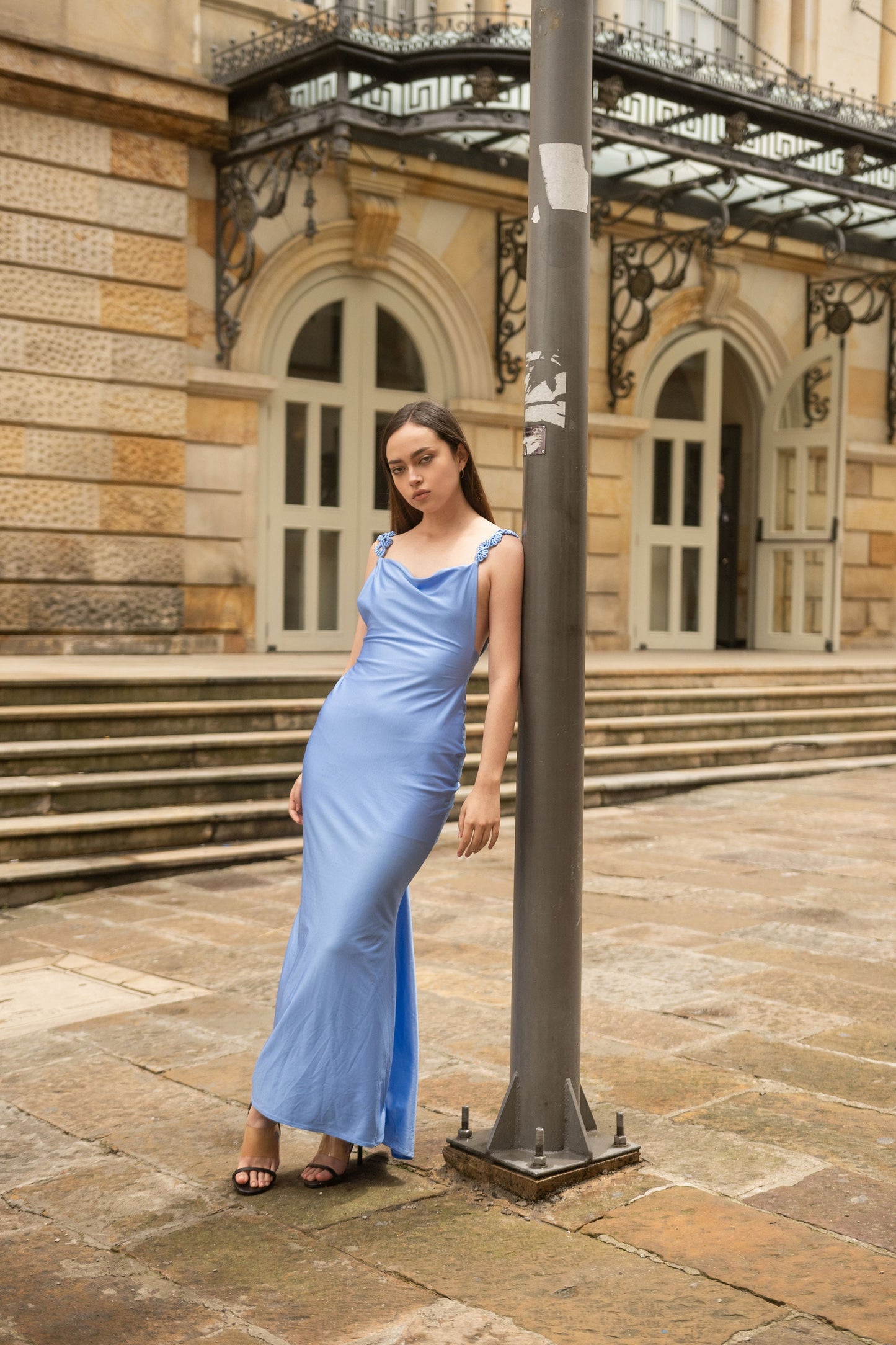 VESTIDO INTRIGA